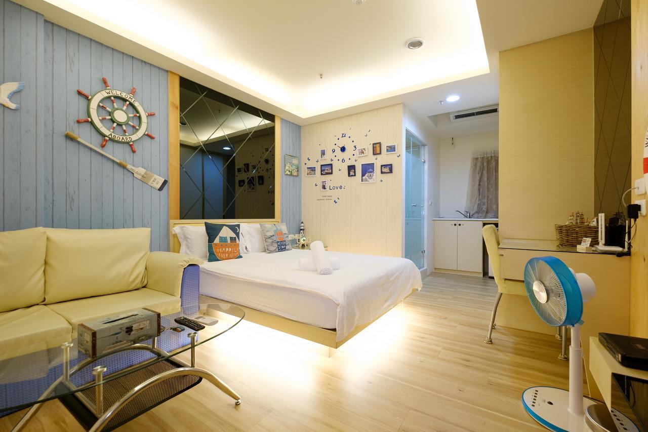 Color Fun Inn Гаосюн Екстер'єр фото
