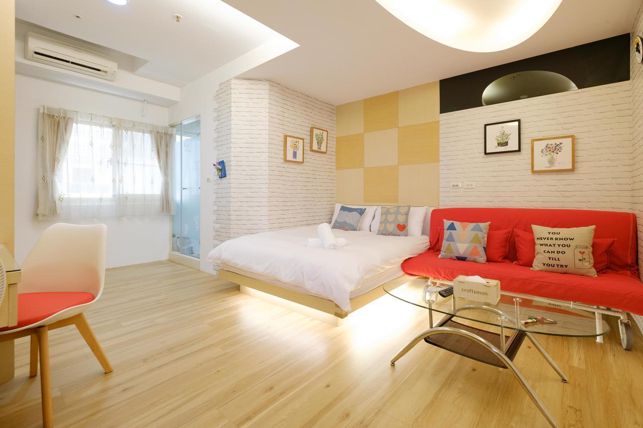 Color Fun Inn Гаосюн Екстер'єр фото