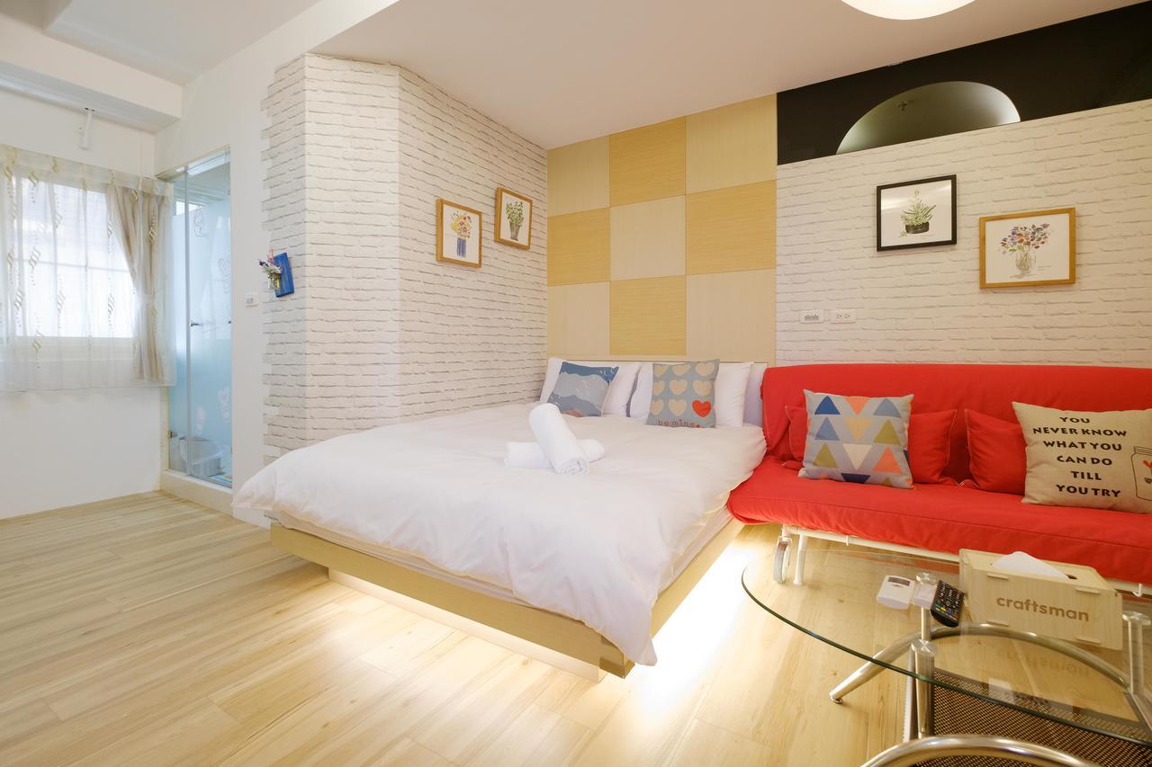 Color Fun Inn Гаосюн Екстер'єр фото