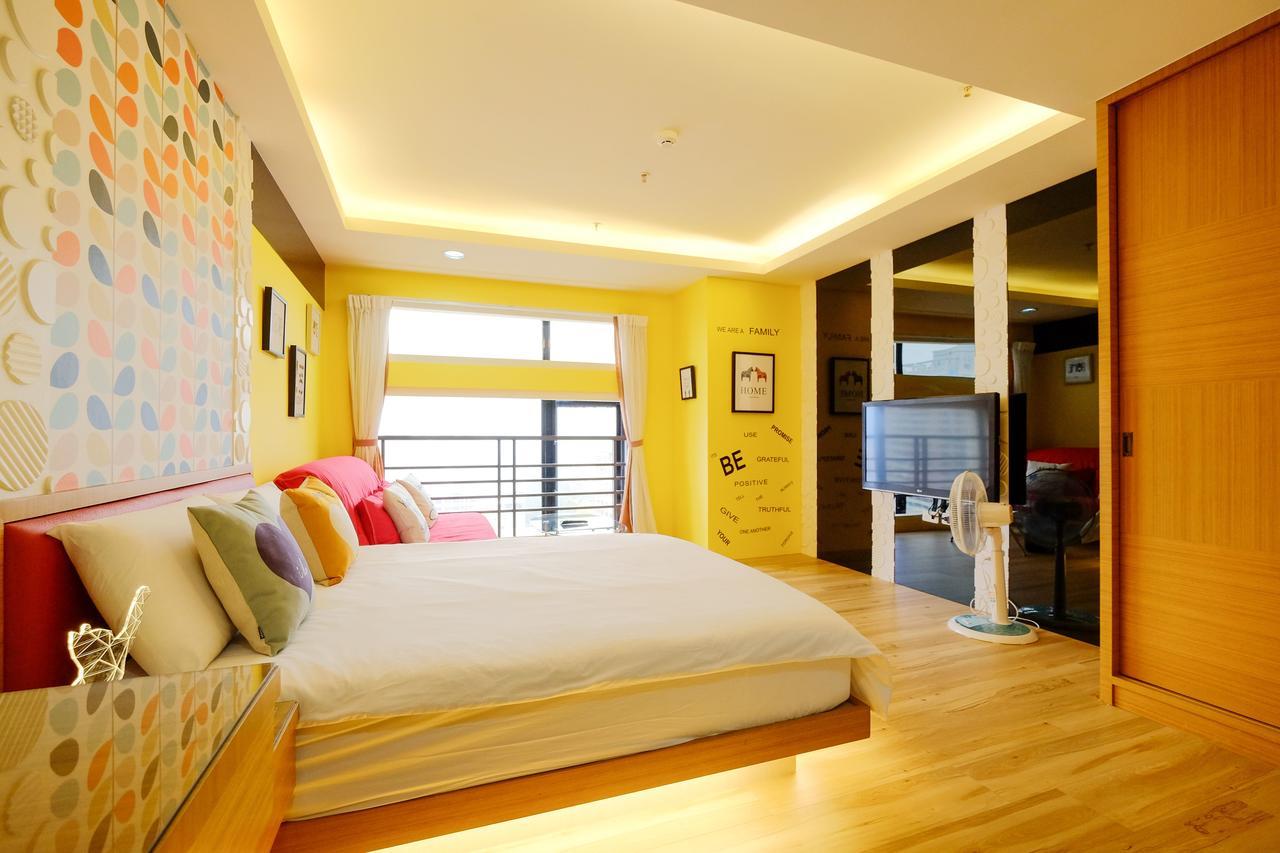 Color Fun Inn Гаосюн Екстер'єр фото