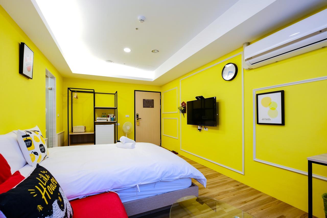 Color Fun Inn Гаосюн Екстер'єр фото
