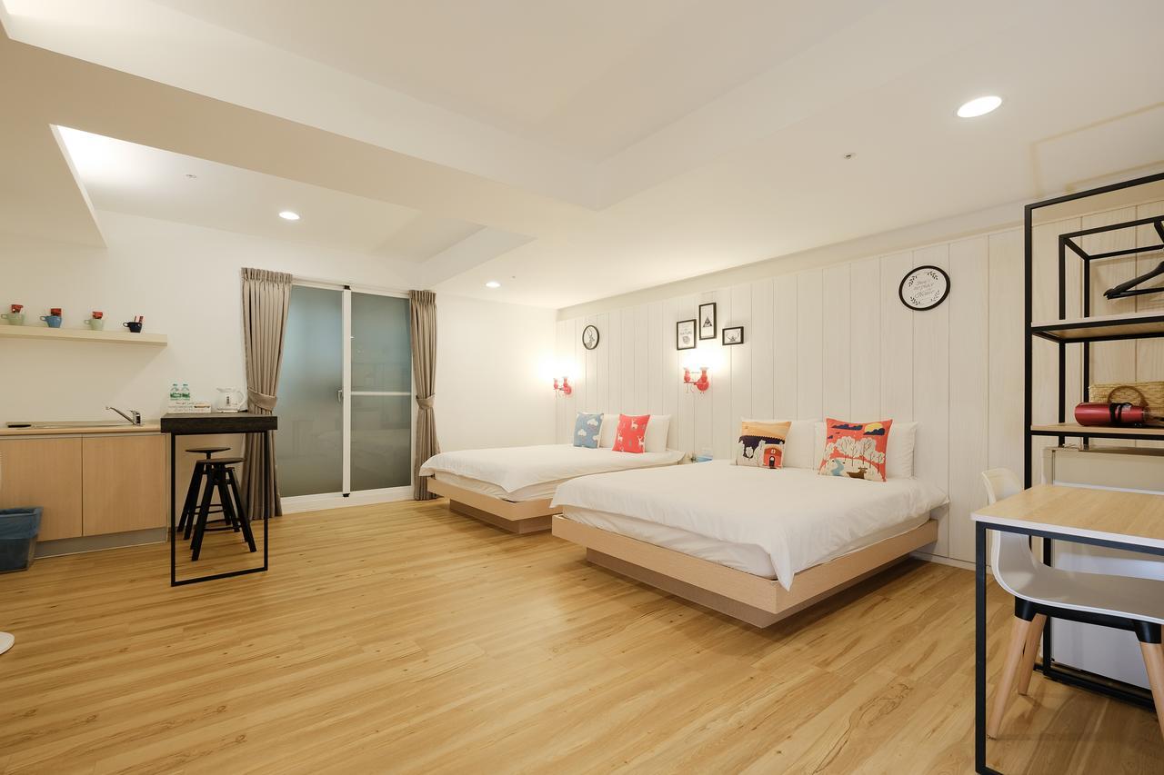 Color Fun Inn Гаосюн Екстер'єр фото