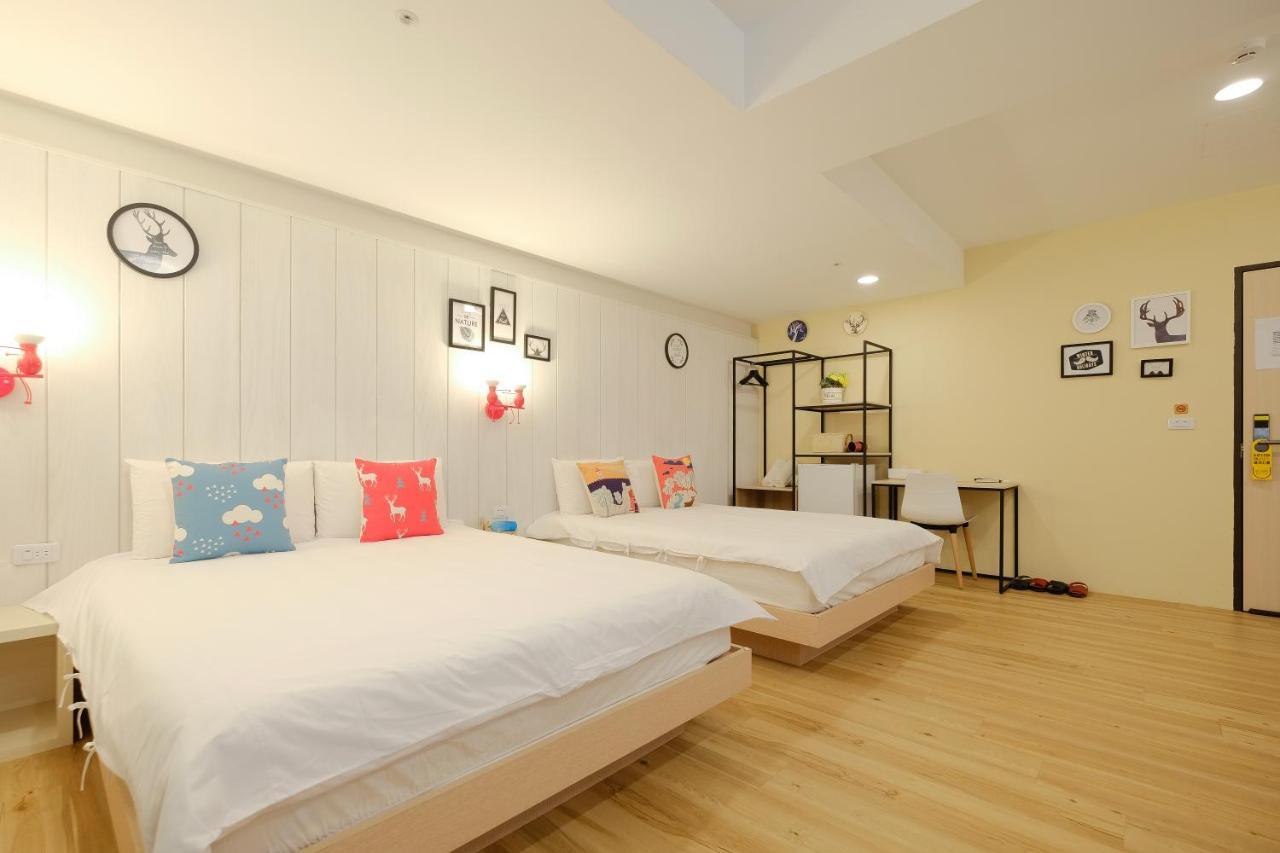 Color Fun Inn Гаосюн Екстер'єр фото