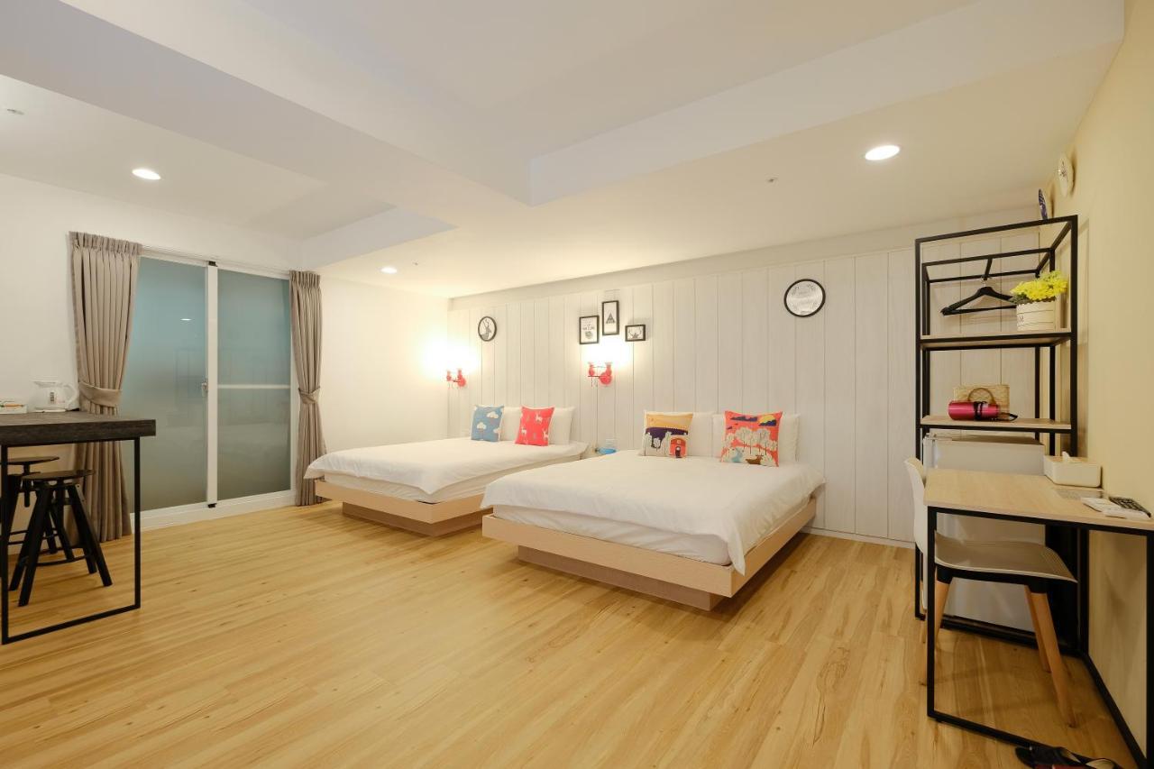Color Fun Inn Гаосюн Екстер'єр фото