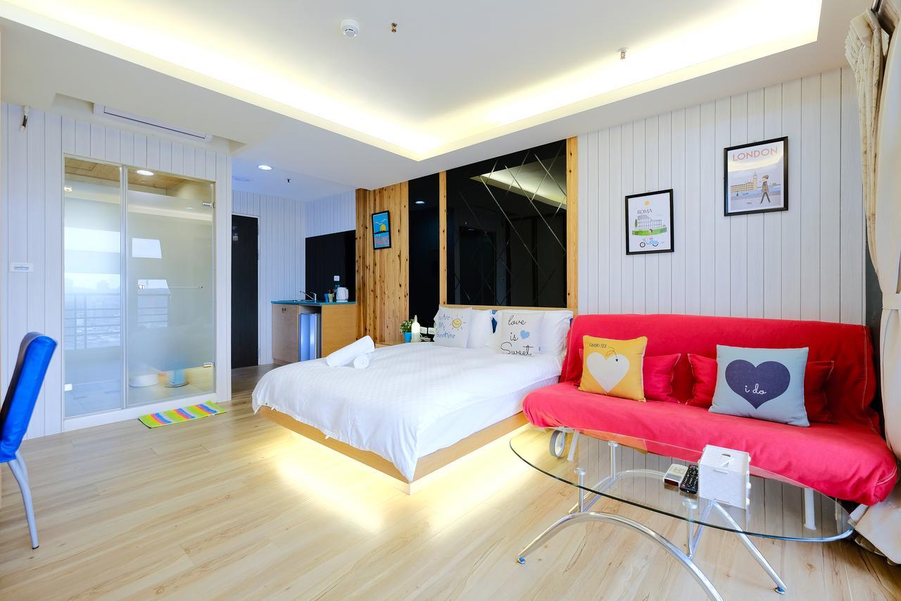 Color Fun Inn Гаосюн Екстер'єр фото